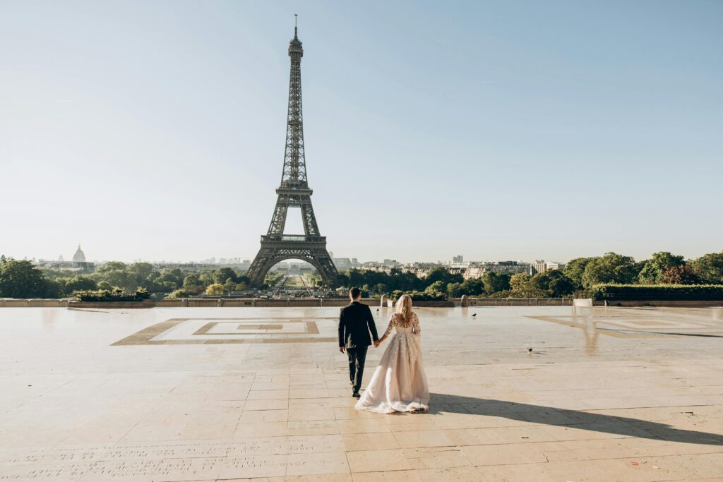 Getting married in Paris: Best venues and transportation for guests 1 Newlywed couple in Paris