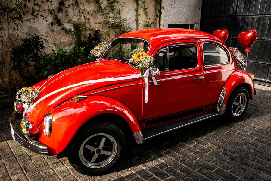 The most beautiful wedding processions: how to make your guests' arrival truly special? 1 Rustic wedding vehicle