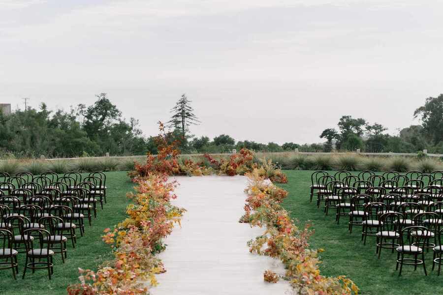 Les "Tendances Mariage" 2026 : couleurs, styles et expériences à ne pas louper 1 Décoration en extérieur