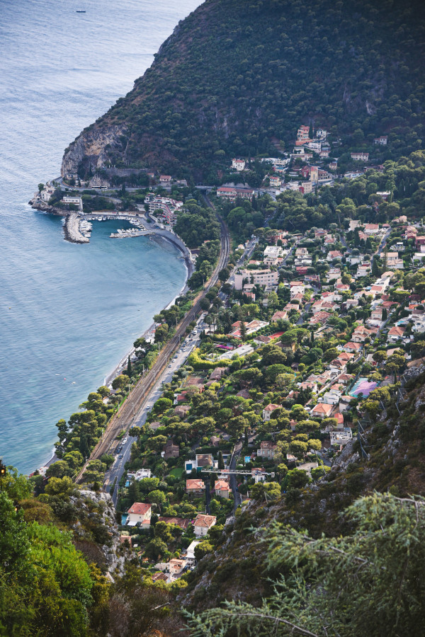 Private shuttle vs. Uber & taxis on the French Riviera: a real price comparison for your wedding 4 Eze coastal road