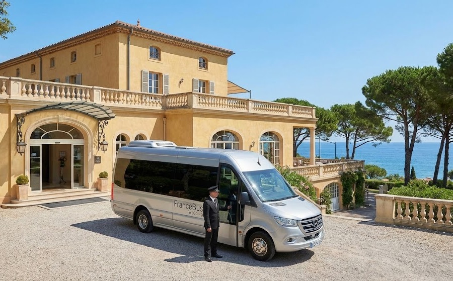 Minibus FBW Castel Bay 1