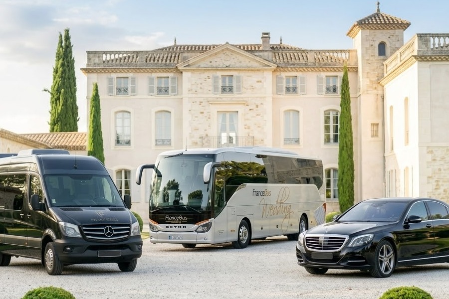 Check-list : les 10 questions clés à poser à votre partenaire logistique avant de signer 1 Minibus, autocar et berline Francebus Wedding