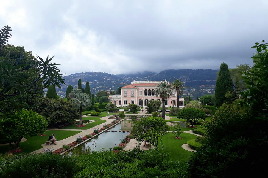 Lieux de réception sans parking : la logistique "drop-off" 2 Villa Ephrussi de Rothschild
