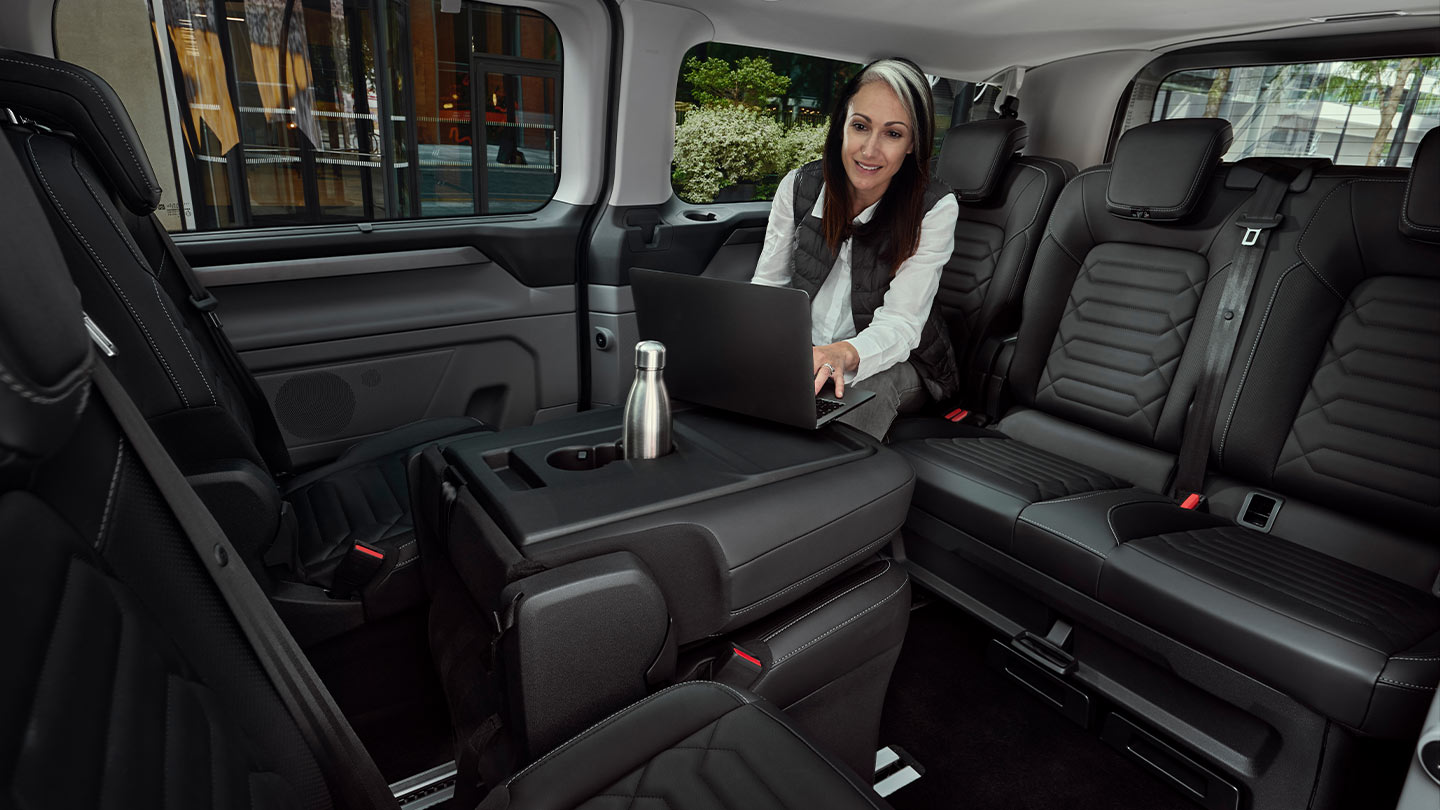 Minivans 7 places 9 Ford-Tourneo-interieur.jpg