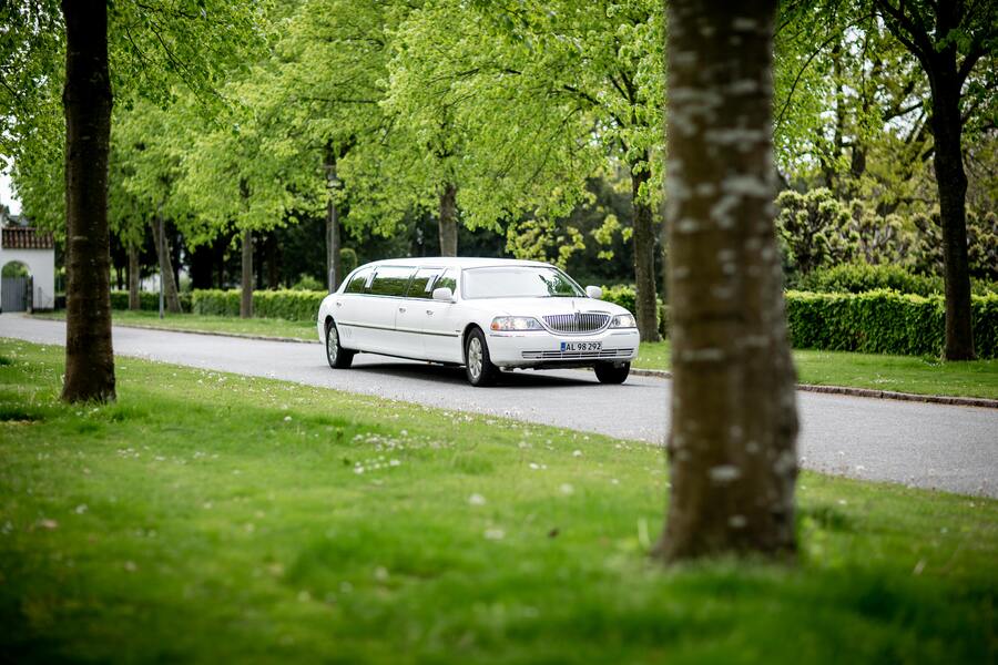 Les modèles de limousines les plus populaires pour les mariages 1 Lincoln Town Car Stretch, Limousine mariage