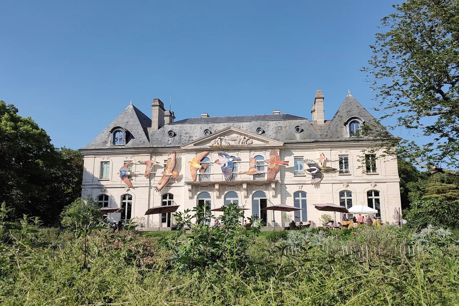 Getting married in a castle in Paris: The well-kept secret of the Château de Longchamp 1 Façade of the Château de Longchamp, Paris