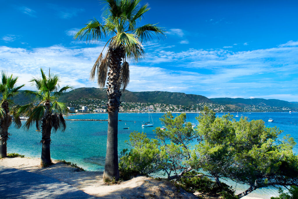 Getting married in Bormes-les-Mimosas: Between medieval charm, secret beaches and the magic of the South 1 Bormes les Mimosas